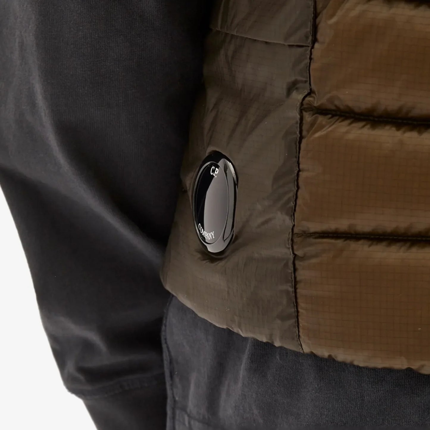 Cp Company 201A D.D Shell Lens Down Gilet In Ivy Green