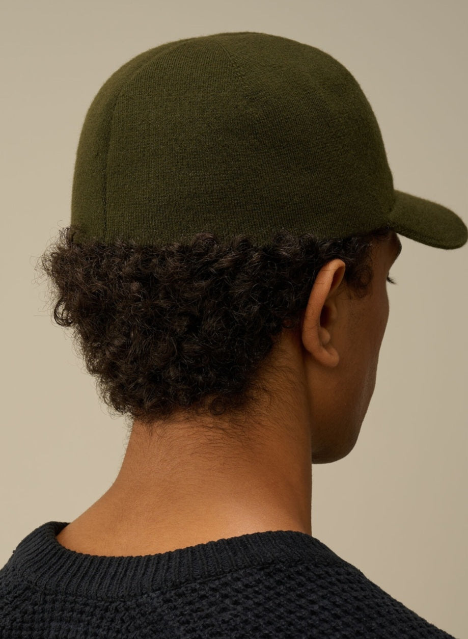 Cp Company Intarsia Wool Logo Cap In Ivy Green