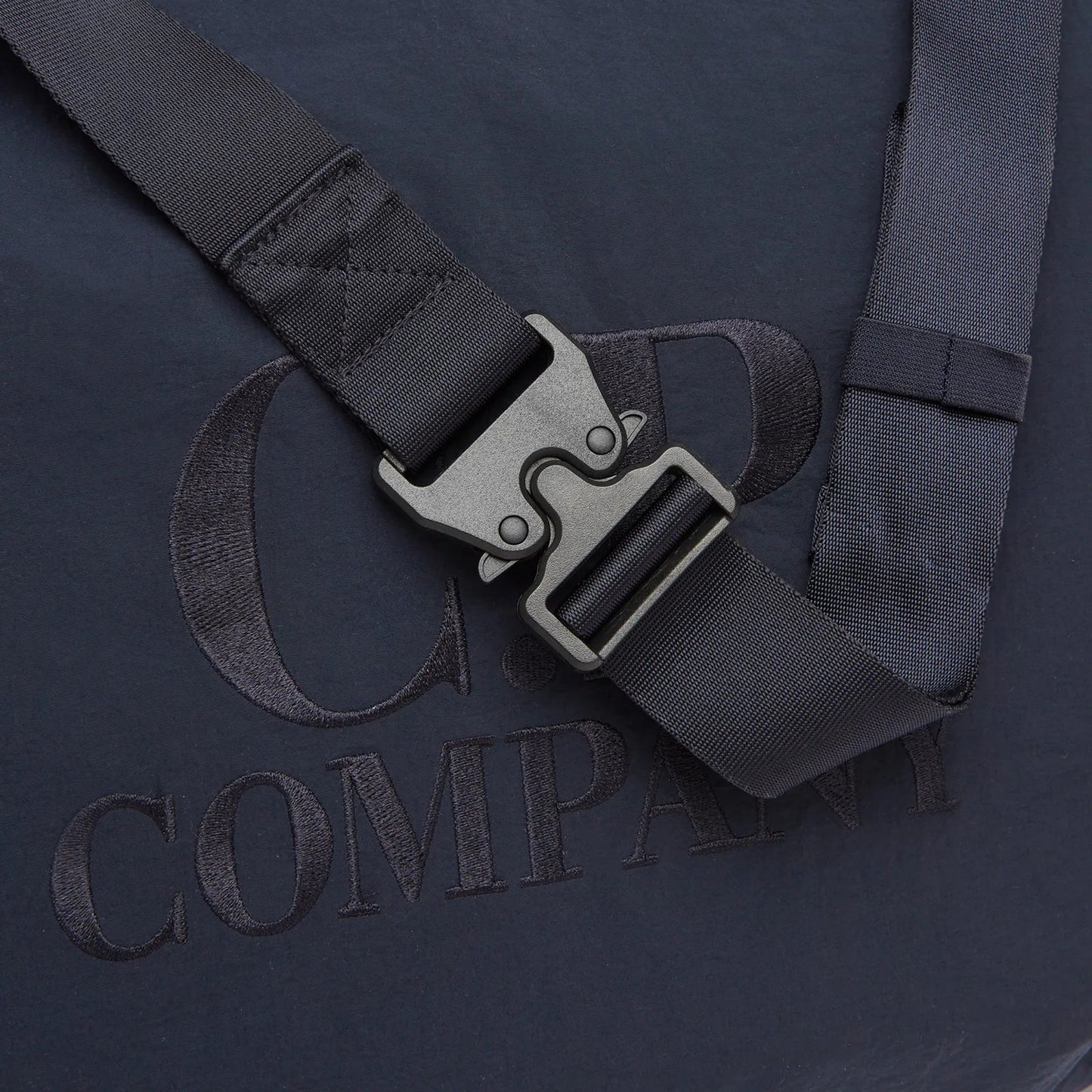 Cp Company Plain Paper Touch Zipped Logo Bag In Navy with Certilogo