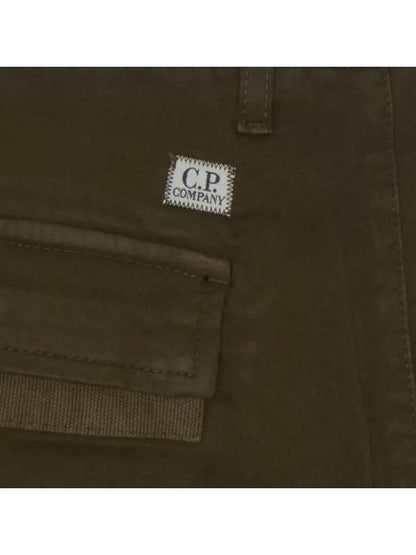 Cp Company 124A Stretch Satin Lens Cargo Pants In Ivy Green