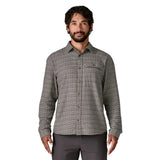 Load image into Gallery viewer, Patagonia M's L/S Lightweight Fjord Flannel Shirt