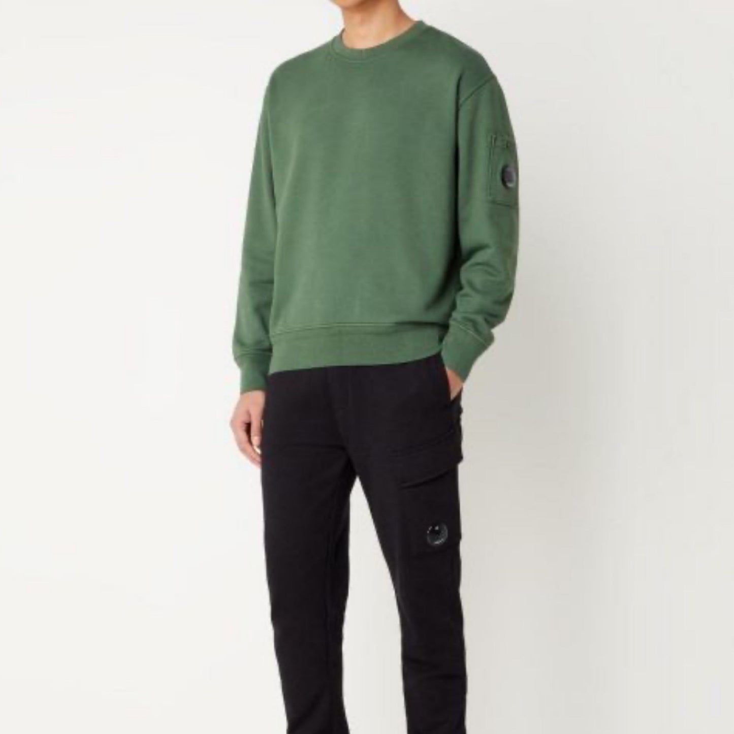 Cp Company Loose Fit Lens Diagonal Fleece Resist Dyed Sweatshirt In Duck Green