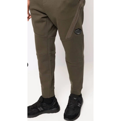 Cp Company 084A Diagonal Raised Joggers In Ivy Green