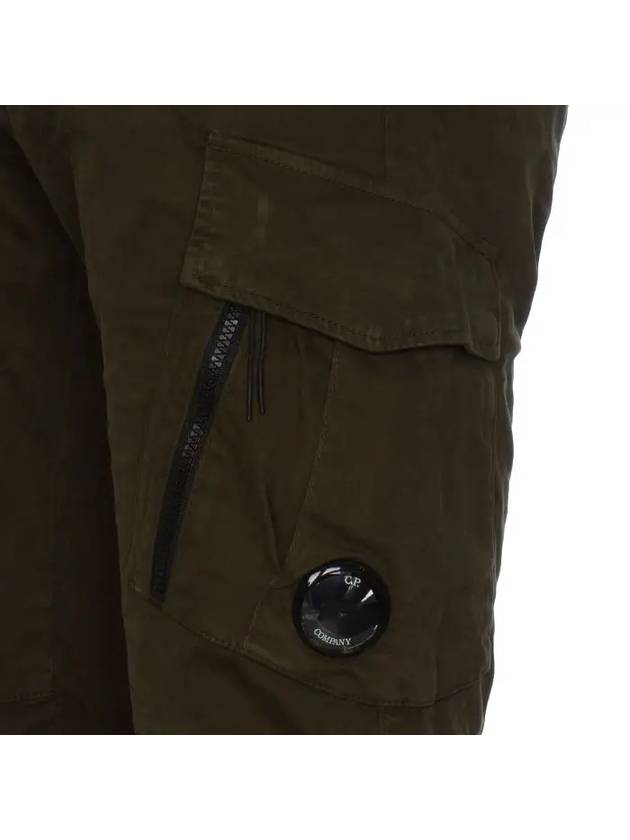 Cp Company 124A Stretch Satin Lens Cargo Pants In Ivy Green