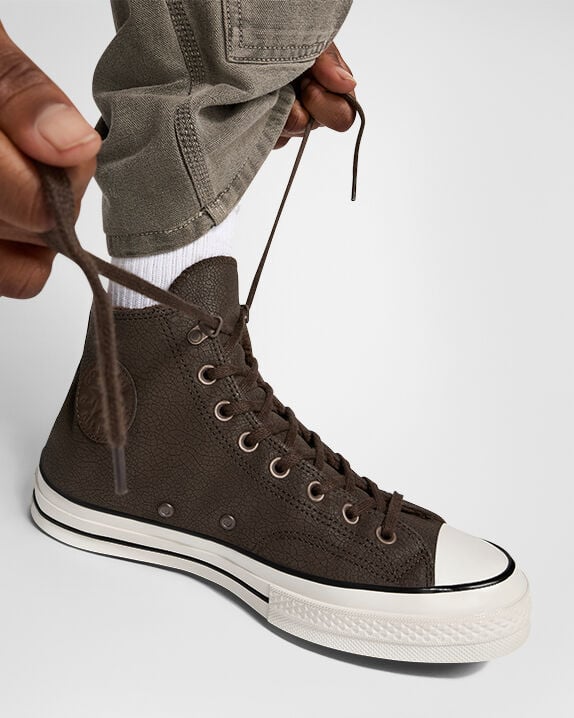Chuck 70 Distressed Leather High Top