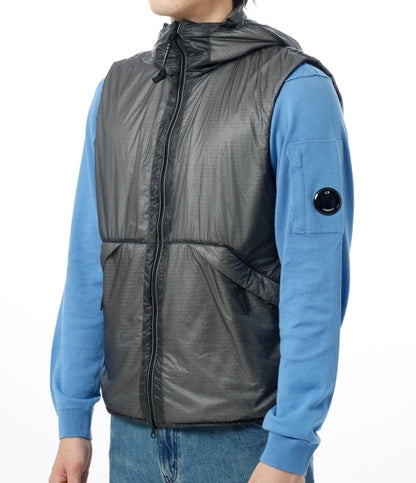 Cp Company 032A Nada Shell Primaloft Goggle Gilet In Smoked Pearl