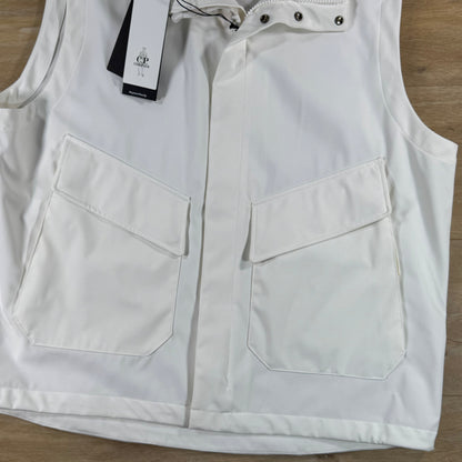 C.P. Company Shell-R Goggle Gilet in Gauze White