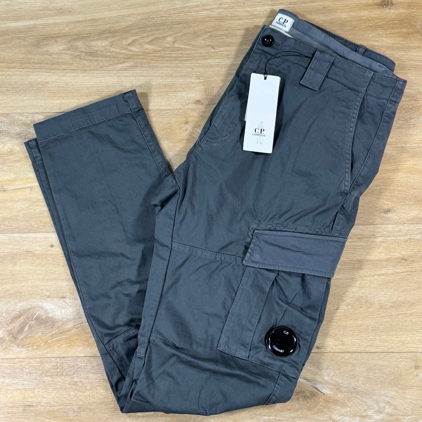C.P. Company Stretch Sateen Ergonomic Lens Cargo Pants in Gunmetal - Grey