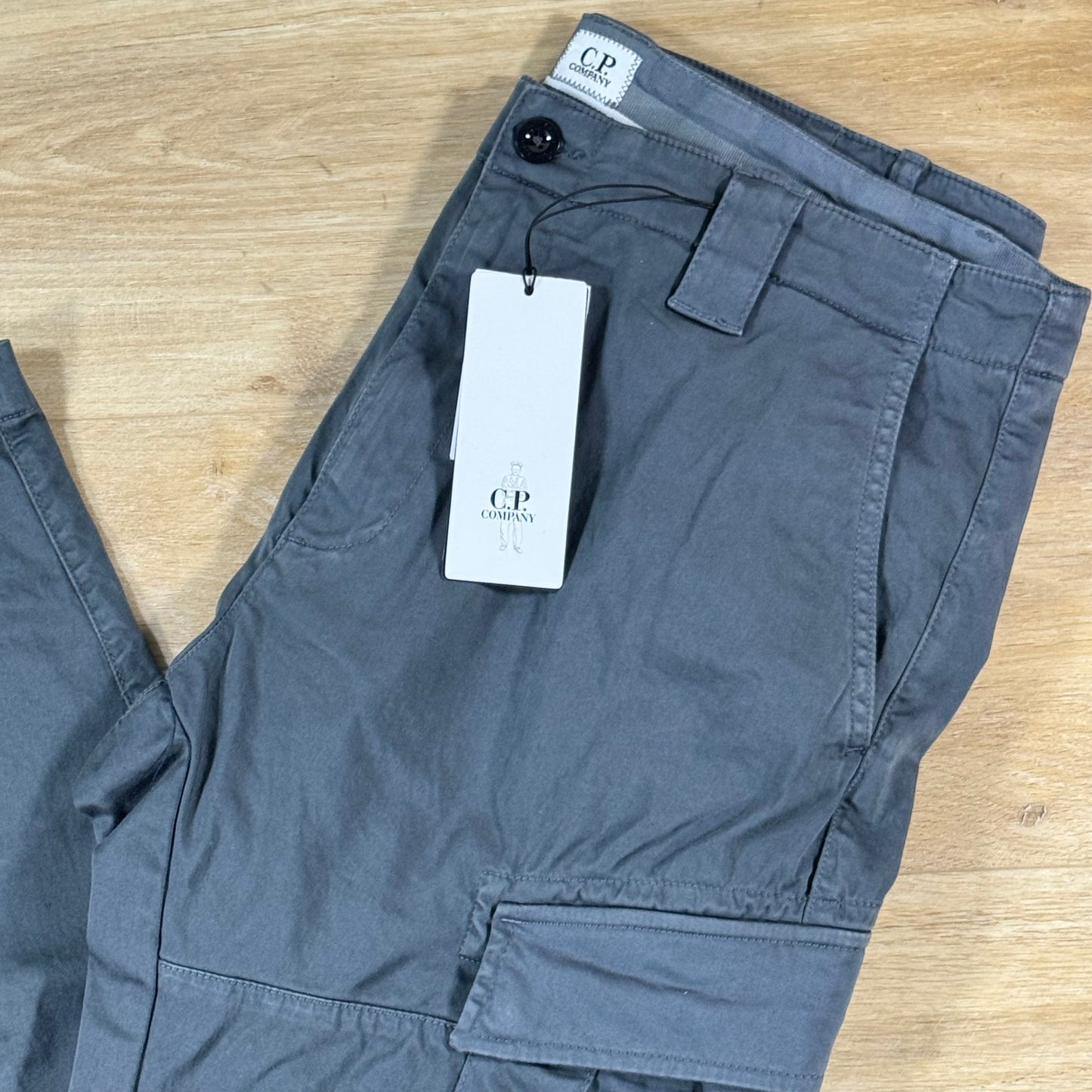 C.P. Company Stretch Sateen Ergonomic Lens Cargo Pants in Gunmetal - Grey