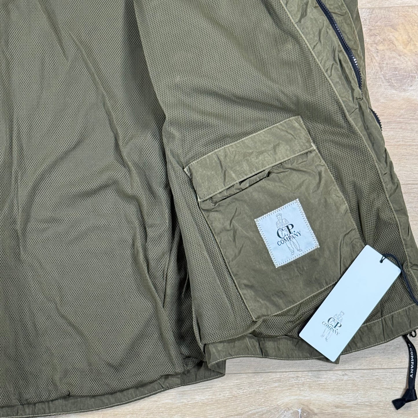 C.P. Company Chrome-R Lens Overshirt in Ivy Green