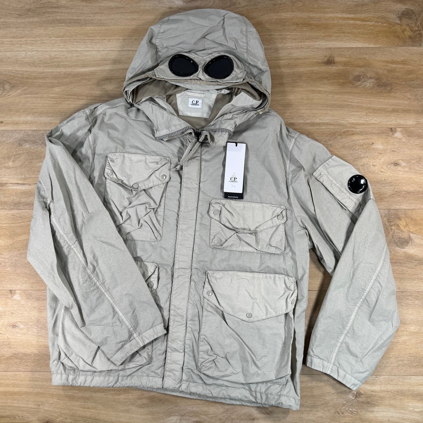 C.P. Company Flatt Nylon Goggle Lens Jacket in Dove