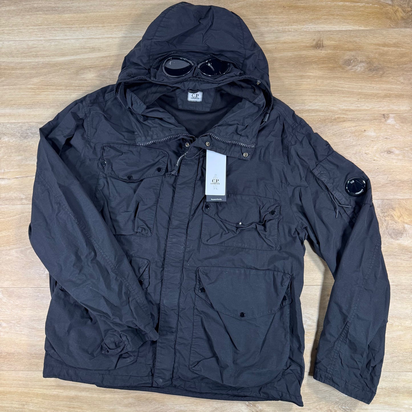 C.P. Company Flatt Nylon Goggle Lens Jacket in Black