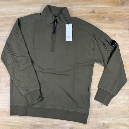 C.P. Company Diagonal Raised Half-Zip Lens Sweatshirt in Ivy Green