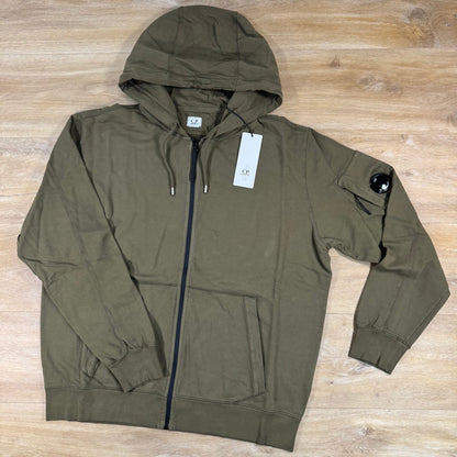 C.P. Company Light Fleece Zip Lens Hoodie in Ivy Green