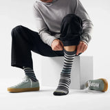 Load image into Gallery viewer, Smartwool - Everyday Spruce Street Crew Socks - Black White