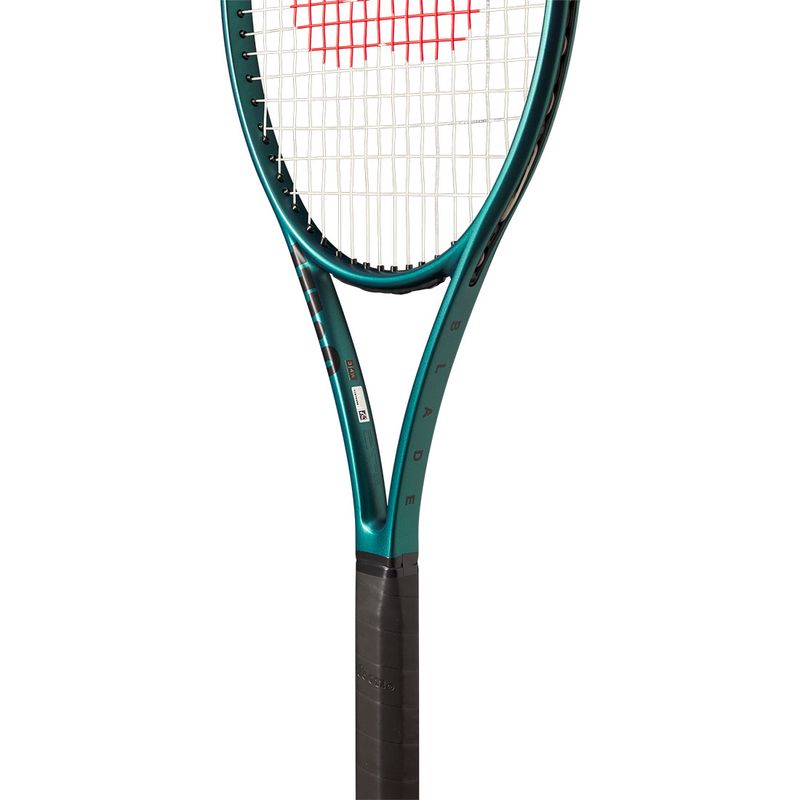Wilson Blade 98 18x20 v9 Tennis Racquet