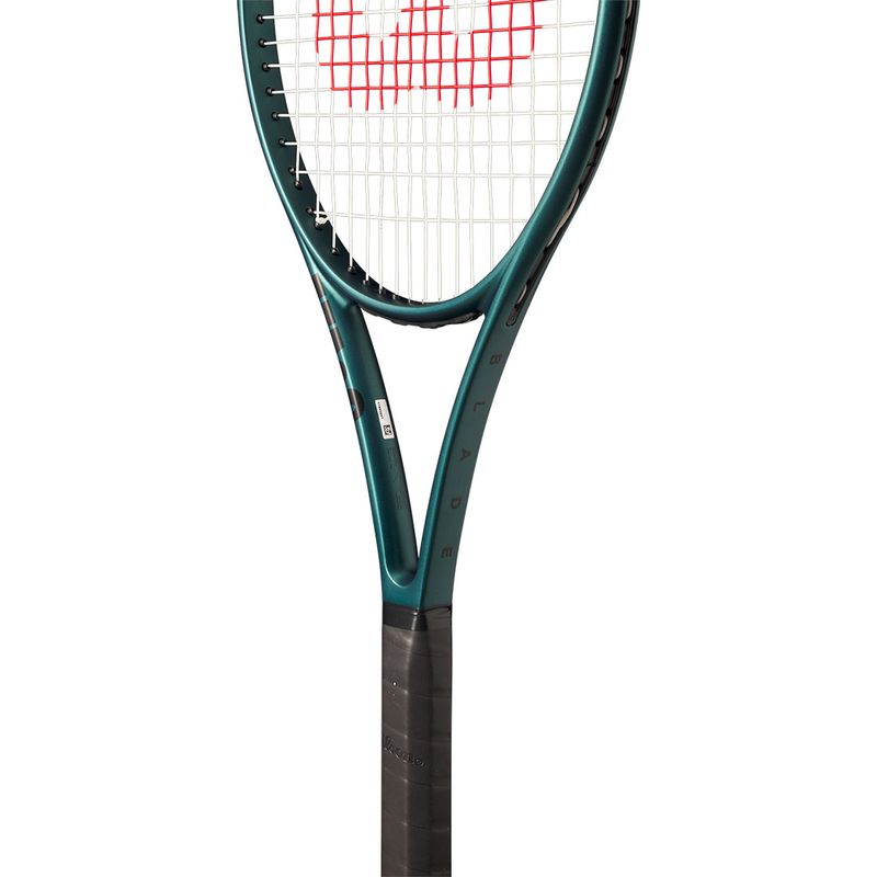 Wilson Blade 100L v9 Tennis Racquet