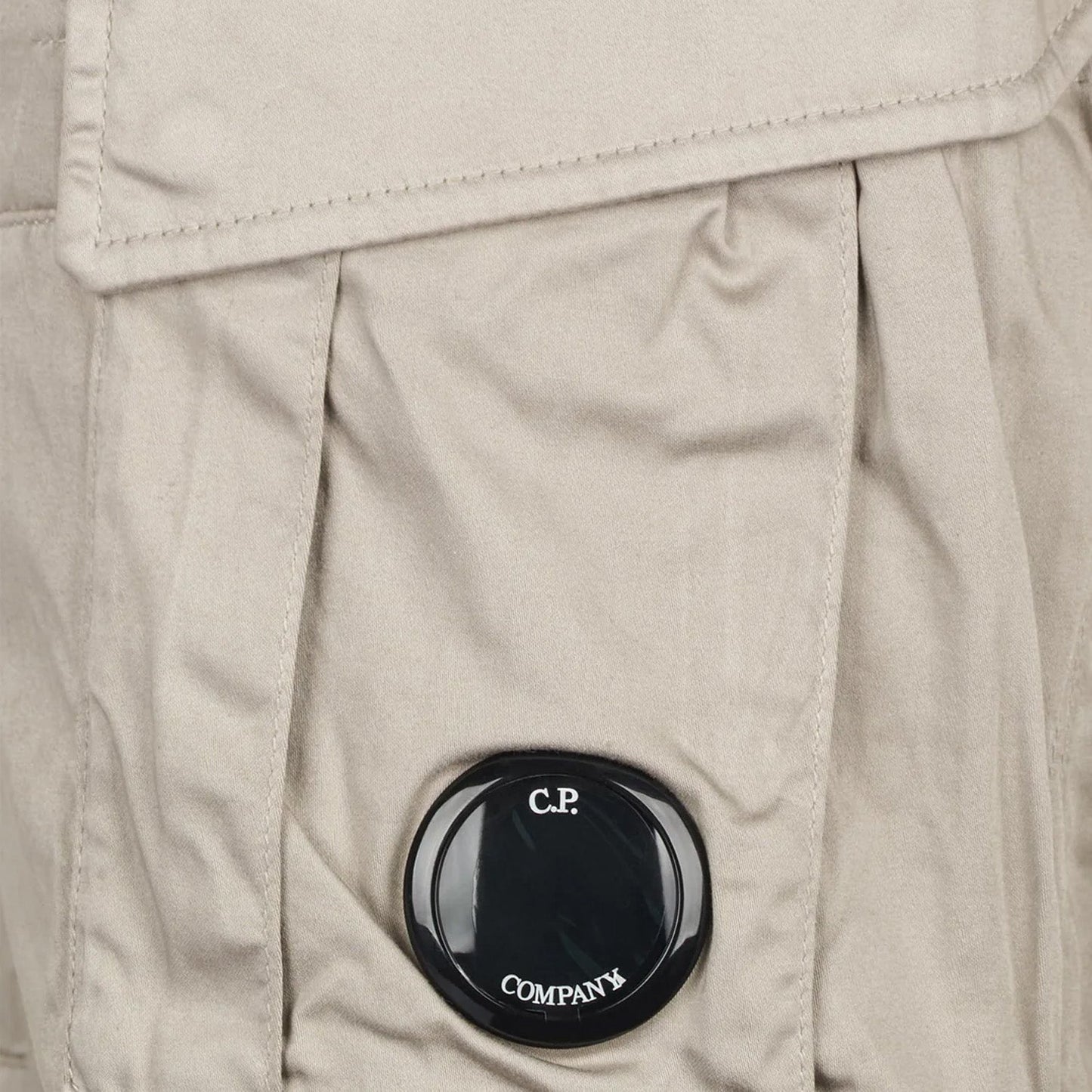 [C.P. Company] Stretch Sateen Cargo Lens Shorts