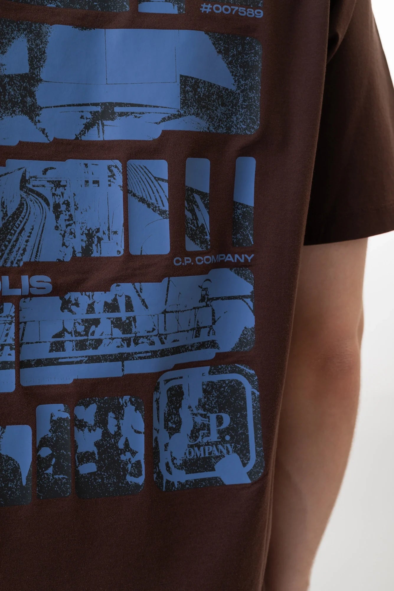 Cp Company 048A Metropolis Graphic Logo T-Shirt In Rum Raisin